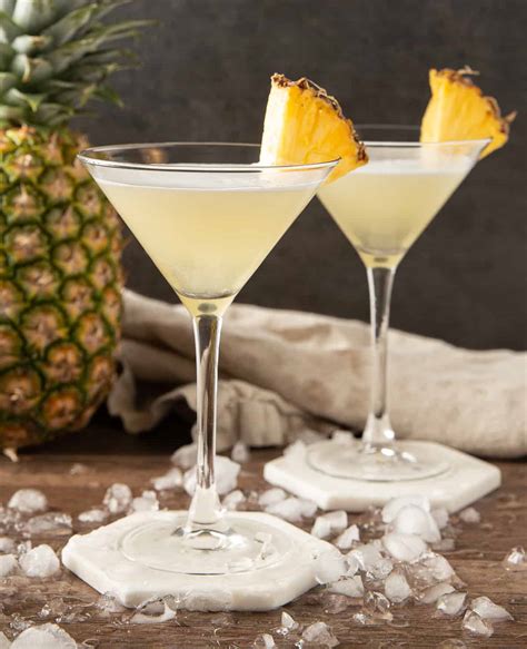 Pineapple vodka. Ingredients. Pineapple juice - Choose 100% juice that's all pineapple juice, not a blend. Vodka - Your favorite plain vodka is great for this cocktail. … 