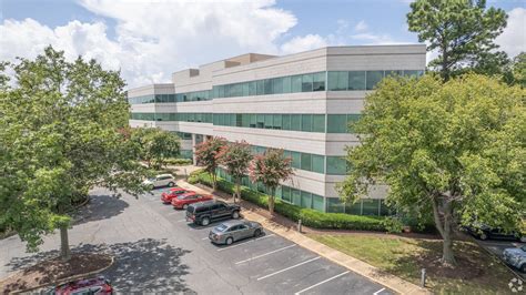 Pinewood Plaza - 1919 Commerce Drive, Hampton, VA