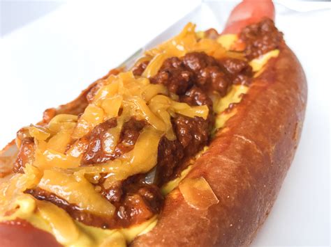 Pink hot dog. Jun 18, 2014 · 315K views 9 years ago. A beloved Hollywood fixture since 1939, Pink's boasts a variety of fantastically creative, tricked-out hot dogs. From a classic chili dog to a Lord of the... 
