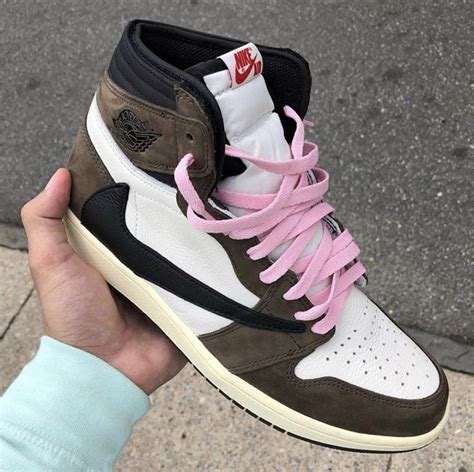Pink travis scott laces. Apr 30, 2021 · 84145. Hot off the heels of his 29th birthday, Travis Scott is starting strong a year of sneaker releases. Following the debut of his Air Jordan 6 “British Khaki,” La Flame has not just one ... 