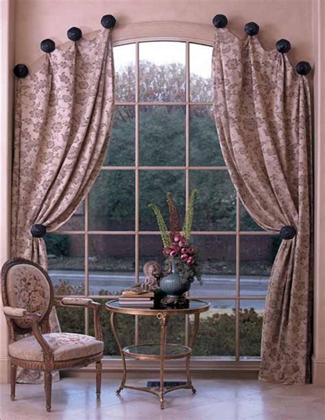 Any Size, Any Style Drapery Your Windows Need. Whether you’re undertaking a bold bedroom makeover or moving into your new home, Spiffy Spools’ custom curtains can dress up your windows in style. With over 3000 drapery fabrics of varied colors and patterns, we are here to appease every functional need and decor style..