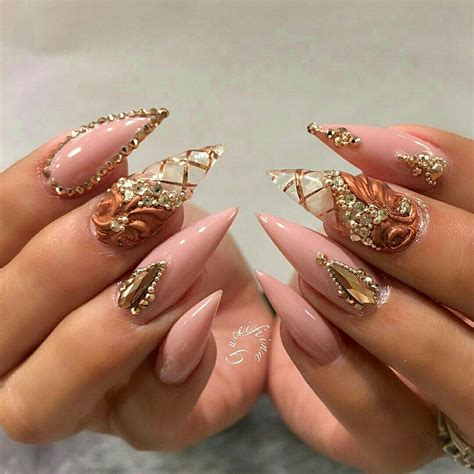 This press-on nail set comes in several spring