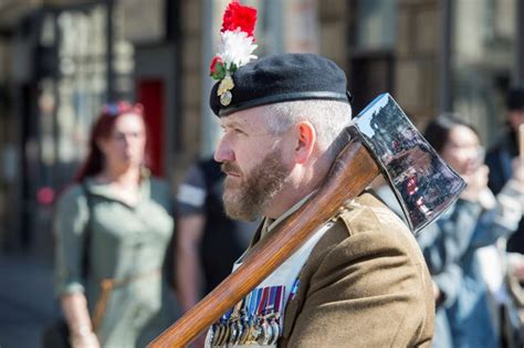 Pioneer sergeant - Wikipedia