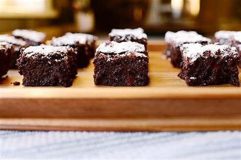 Ree Drummond makes a decadent dark chocolate brownie recipe that's loaded with chocolatey flavor. 'The Pioneer Woman' star shares tips for the best brownie texture.. 