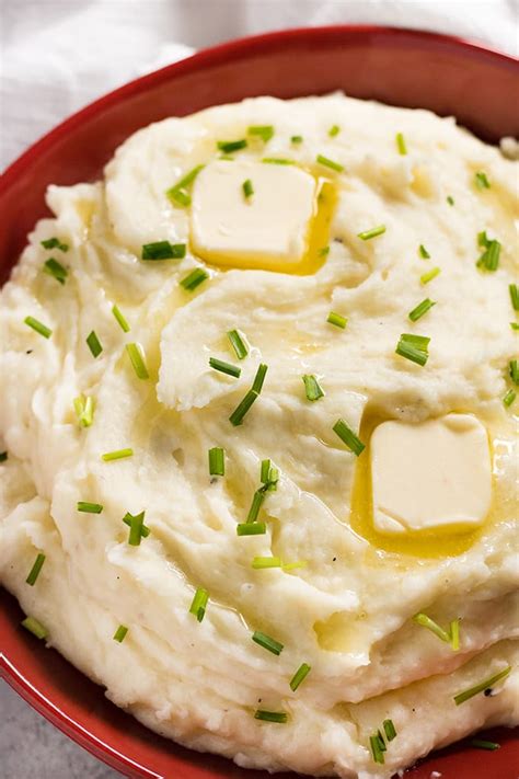 Pioneer woman cream cheese mashed potatoes. Add all of the other ingredients and beat with an electric mixer until fluffy. Transfer the potatoes to a large, buttered casserole dish. Top with dots of butter, chopped chives and paprika. Preheat the oven to 350 degrees F. Bake the potatoes for 15 minutes, or until they begin to brown on top. 