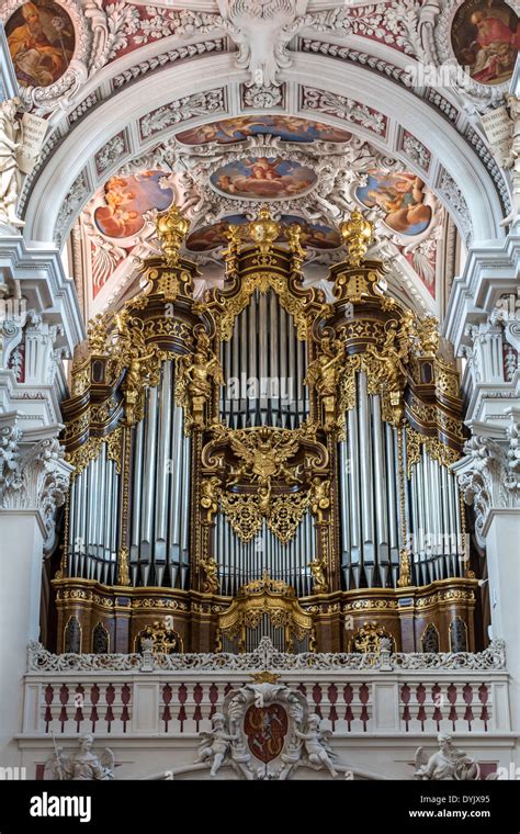 Pipe Organ Photos and Premium High Res Pictures - Getty Images