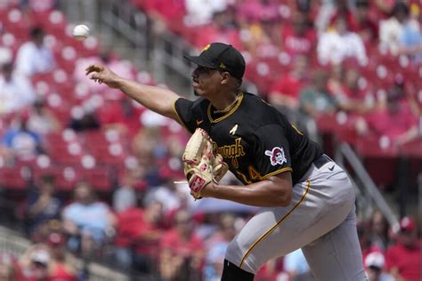 Pirates bring win streak into game against the Cardinals
