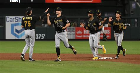 Pirates score 3 runs in the 10th inning, beat the Cardinals 4-2 and extend win streak to 4 games