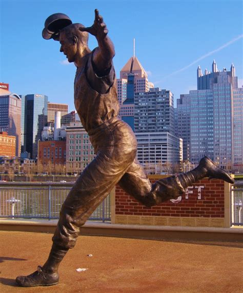 Pirates statues at PNC Park history - MLB