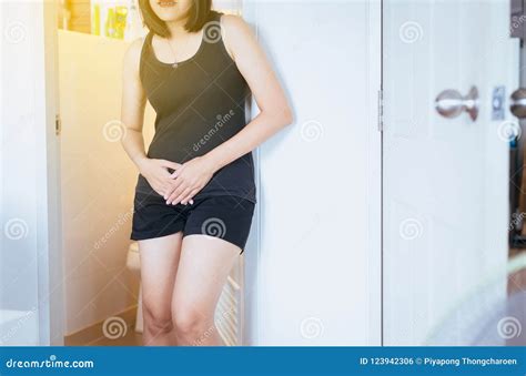Piss Hold During Fotoshooting Porn