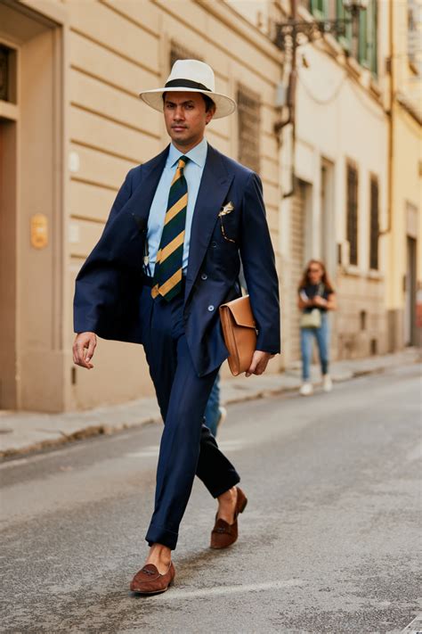 Pitti uomo. In this new edition of Sartorial Talks, Hugo welcomes Guillaume Bo and his wife Angelique to speak about the famous menswear trade show called Pitti Uomo. Pi... 