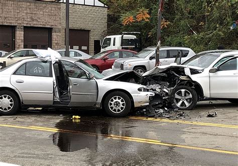 Pittsburgh news car accident. Sep 6, 2023 · Updated on: September 5, 2023 / 11:13 PM EDT / CBS Pittsburgh. PITTSBURGH (KDKA) - Several cars were involved in a rollover crash on Bigelow Boulevard in Pittsburgh's Polish Hill neighborhood ... 