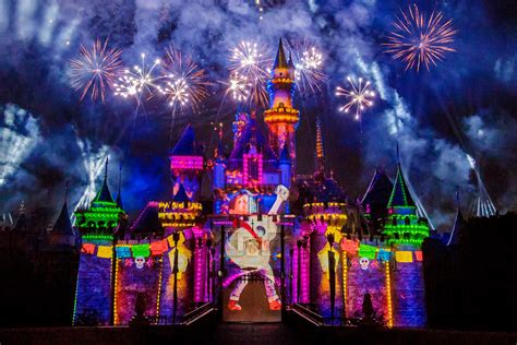 Pixar Fest returns to Disneyland with new parade and returning fireworks show