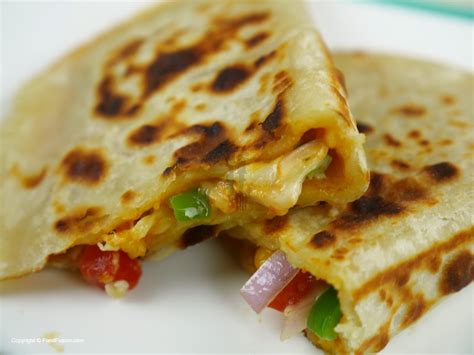 Pizza Paratha Recipe 😋 Pizza Recipe 😋 Chicken Vegetable Paratha