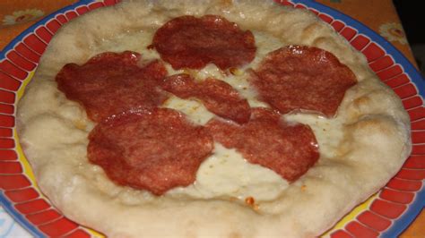 Pizza bianco salami