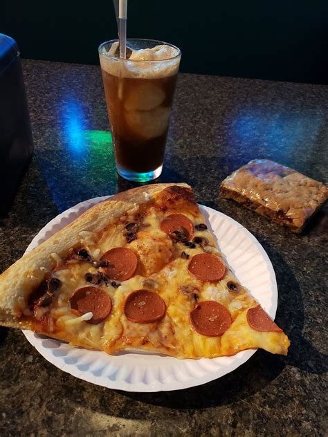 Pizza cave. Address: 2839 Medical Center Parkway, Murfreesboro, TN 37129. Phone: 615-846-9452. THIS LOCATION IS AN INDEPENDENTLY OWNED FRANCHISE. DINE IN & CARRY … 