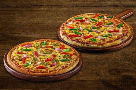 Pizza combos. All Meat Combo Pizza. Pepperoni, beef, sausage, Canadian bacon and bacon bits. $12.99+. BBQ Chicken Pizza. BBQ sauce, chicken, red onion and bell peppers. $12.99+. Buffalo Chicken Pizza. Buffalo sauce, blue cheese and chicken. $12.99+. 