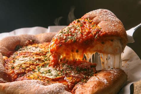 Pizza downtown chicago. If you ever find yourself in the Windy City, there’s one thing you absolutely cannot miss – a slice of Lou Malnati’s pizza. This iconic Chicago pizzeria has been serving up delicio... 