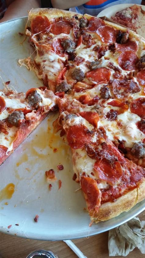 Pizza flagstaff az. Pizza is one of the most popular foods in the world. It’s loved by people of all ages and backgrounds. It’s no wonder that people are always on the lookout for the perfect pizza ne... 