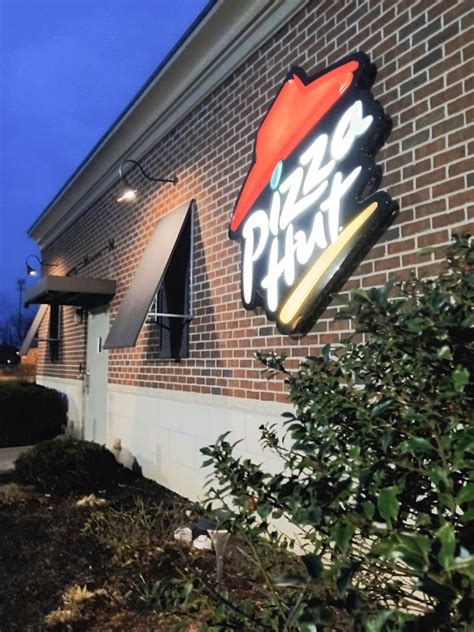 Pizza hut fort wayne. Things To Know About Pizza hut fort wayne. 