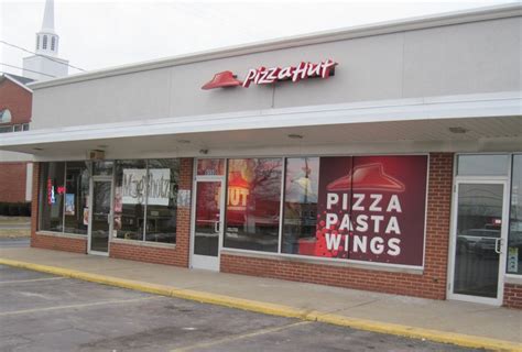 Pizza hut north royalton. When it comes to satisfying your pizza cravings, nothing beats the convenience of having a piping hot pizza delivered right to your doorstep. Luckily, there are plenty of Pizza Hut... 