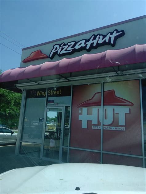 Visit your local Pizza Hut at 1290 West Floyd Baker Blvd. in Gaffney, SC to find hot and fresh pizza, wings, pasta and more! Order carryout or delivery for quick service. Pizza Hut: Pizza & Wings - Delivery & Take Out From 1290 West Floyd Baker Blvd.. 