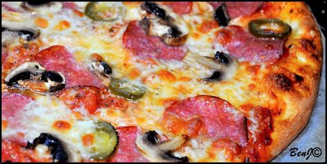 Pizza italského typu (na kameni pečeném korpusu) 340 – 390g