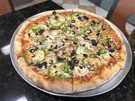 Pizza syracuse ny. Visit our Destiny USA location in SYRACUSE, NY today for handmade pizza made fresh with hand-stretched dough, San Marzano style sauce, and 100% whole milk mozz. Try our famous stromboli, breadsticks, and other delicious Sbarro specialties, too! Hours of Operation. Sun: 11:00 AM - 6:00 PM; 