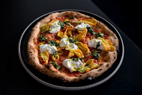 Pizzana - Neapolitan Daniele Uditi can be defined as the classic self-made man. At the age of 12, he was used to clean the pizza ovens at his family’s bakery before going to school, and …