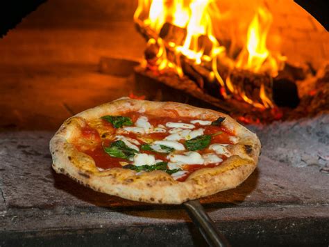 Pizzeria italia. Pizza Quattro Formaggi. READY IN 5h 55min. The following is the traditional quattro formaggi recipe. The pizza is topped with a combination of mozzarella, Fontina, Gorgonzola, and Grana Padano or Parmiggiano-Reggiano. The amounts for the dough are enough for two pizzas 28-30cm (11-12 inches) in diameter. 