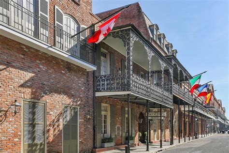 Placedarmes - The Place d’ Armes Hotel is centrally located in the French Quarter and when you stay with us, you are in the heart of the action. The following iconic spots are within walking distance… Bourbon Street 