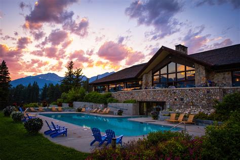 Places to stay in jasper national park. Bear Hill Lodge. One of the best hotels in Jasper, Bear Hill Lodge is less than a 10-minute walk from Jasper’s main tourist area. Here, you’ll find the town’s best restaurants, shops, cafés & bars. The … 
