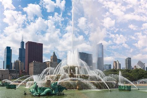 Places to visit in illinois. Sep 22, 2023 · 16 Most Romantic Getaways in Illinois. From Chicago to the Great River Road, these are the most romantic destinations in Illinois. Lake Michigan affords a variety of activities to enjoy on your ... 