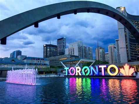 Places to visit in toronto in march