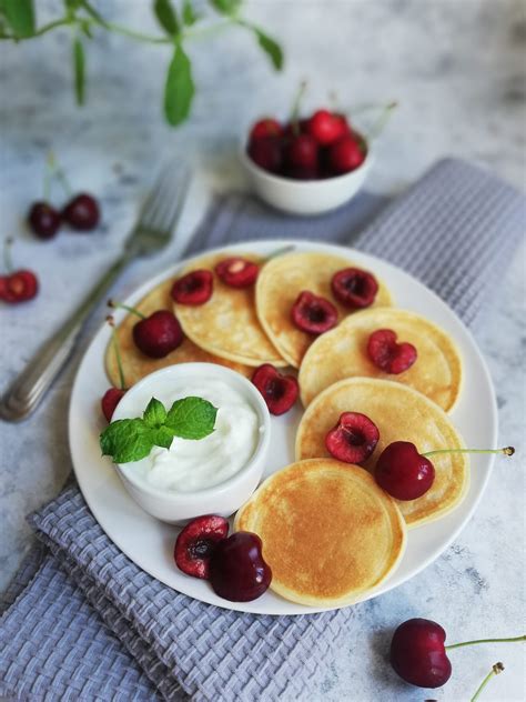 Placuszki skyrowe owocami | DIETAma