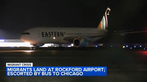 Plane carrying over 300 migrants from Texas lands in Rockford, en route to Chicago