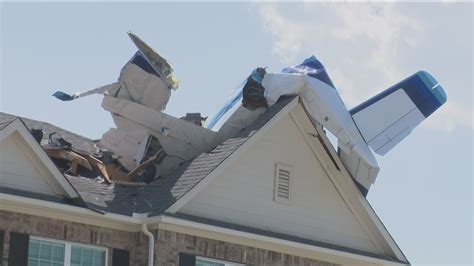 Plane crashes into vacant home in Georgetown; 3 injured
