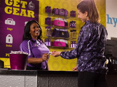 Average Planet Fitness Member Services Representative hourly pay in the United States is approximately $13.29, which is 13% below the national average. Salary information comes from 3,443 data points collected directly from employees, users, and past and present job advertisements on Indeed in the past 36 months.. Planet fitness employee salary