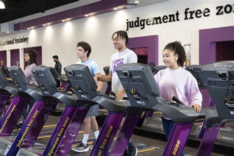 The best time for you to go to Planet Fitness has to be between 5 am to 6 am and 7 am to 8 am. These hours are still quite early in the morning so you will most likely find very few …. 