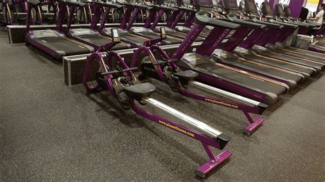 Planet fitness row machine. These are basic videos of how to use the exercise machines at planet fitness. 