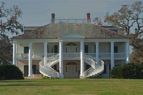Plantation homes for sale in louisiana. May 19, 2020 · A painstakingly restored, classic antebellum manor in Louisiana, complete with large pillars, window shutters and a porch that’s perfect for sipping sweet tea, is headed to auction. The mansion ... 
