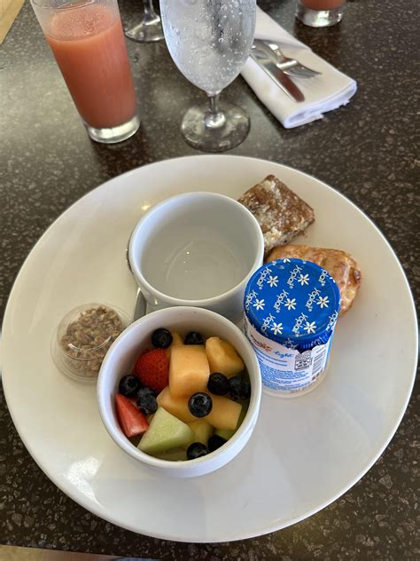 Platinum Elite Continental Breakfast and Royal Hawaiian Waikiki