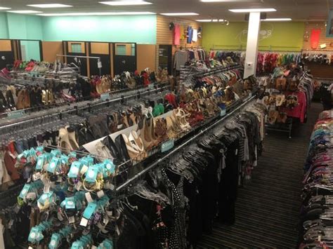 Deals & Events. Plato's Closet pays cash on the spot for gently used items that are in current style and in great condition. We buy styles for all seasons, all day, every day, with no appointment necessary. Follow us on social media to be the first to know about upcoming deals and events!. 
