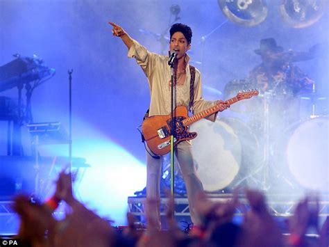 Play that funky music: Prince pulls out all the stops for Hop Farm Festival