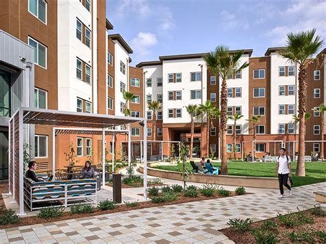 1, 2 & 4 Bedroom Apartments. In the center of UCI&