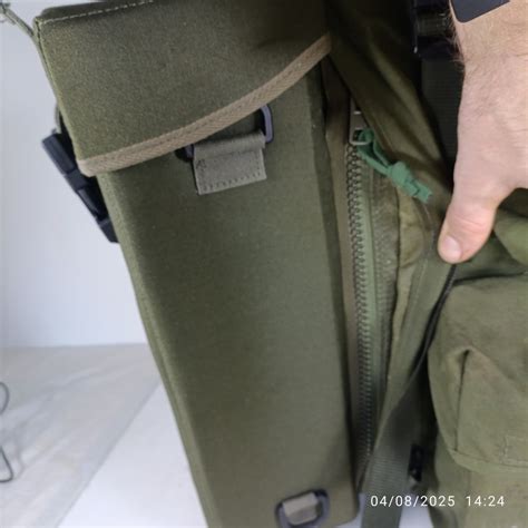 Plce rocket pouch.  Also known as rocket pouches.  the only problem you will fin...