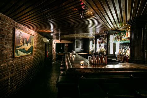 Please don't tell bar nyc. May 15, 2023 · Little Branch. Instagram. If you're looking for a real speakeasy experience, head to Little Branch on 7th Avenue South in Manhattan's West Village. According to New York Magazine, the rules ... 
