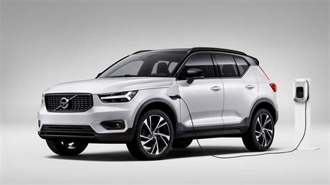 Plug in auto. C40 Recharge. Starting at $53,600 MSRP. XC40 Recharge. Starting at $52,450 MSRP. EX30. Starting at $34,950 MSRP*. *Price shown is for Core Single Motor Extended Range, RWD; certain trim levels may have limited availability. Final pricing and payment terms will be available closer to delivery time at your Volvo Cars … 