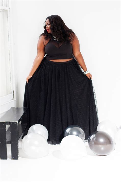 Plus size birthday outfit ideas. Velvet Skirt. Shapely Chic Sheri. Velvet skirts have a luxurious vibe that look festive for holiday parties. Here, a pretty ruffled off the shoulder top is tucked into a green velvet skirt, and worn with classic black accessories, making a classy, festive outfit. 09. 