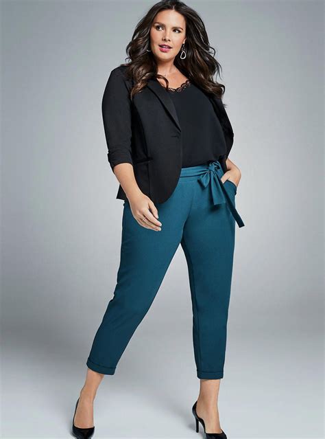 Plus size work outfits. Plus-size women often think they can’t or shouldn’t wear fitted pieces like sheath dresses or pencil skirts. Actually, these styles can work with your shape for a sleek, professional look. Go for a pencil skirt in a dark core color like black or navy, and look for a fabric with some stretch to it to further flatter your figure. 